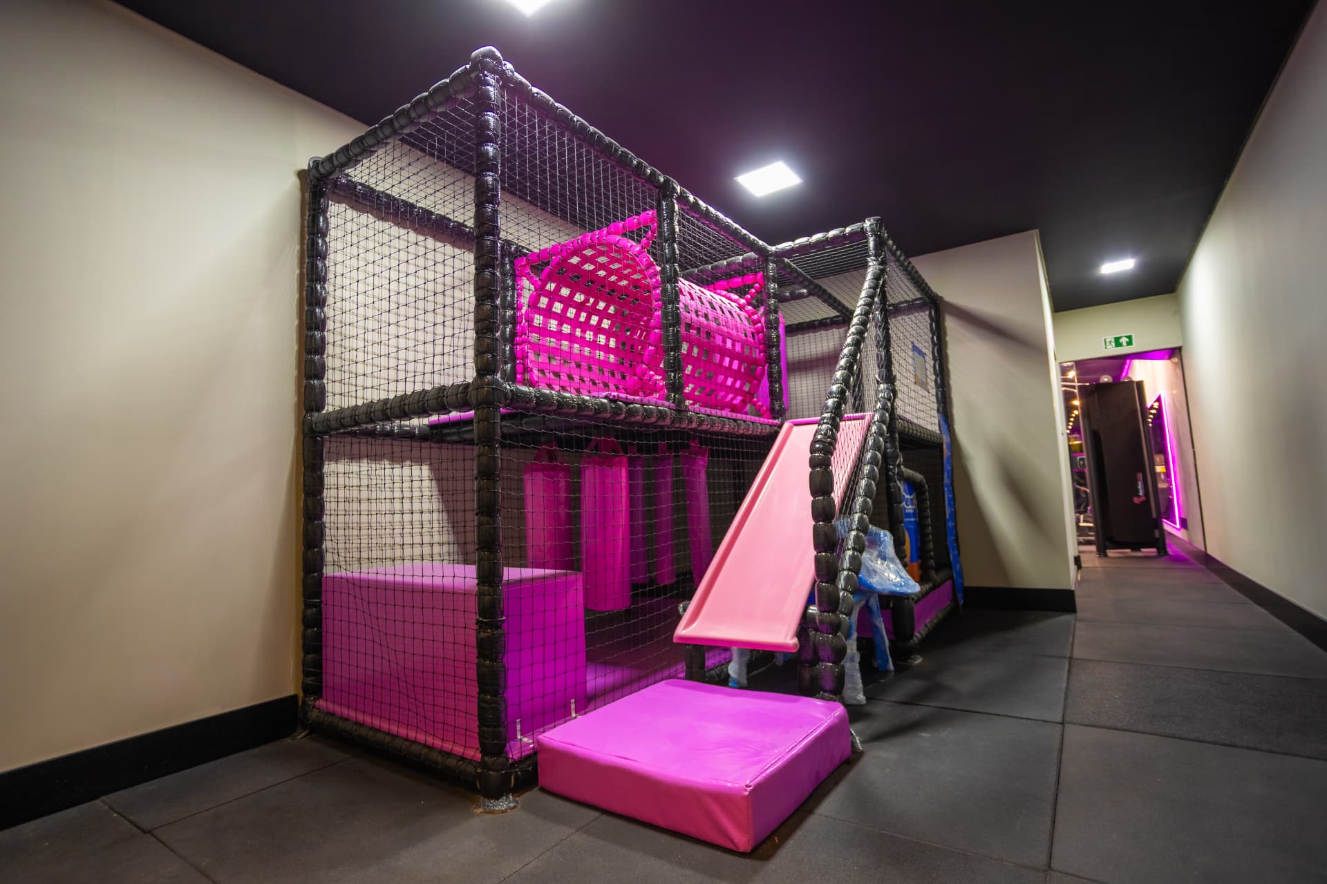 Espaço kids para as alunas treinarem tranquilas